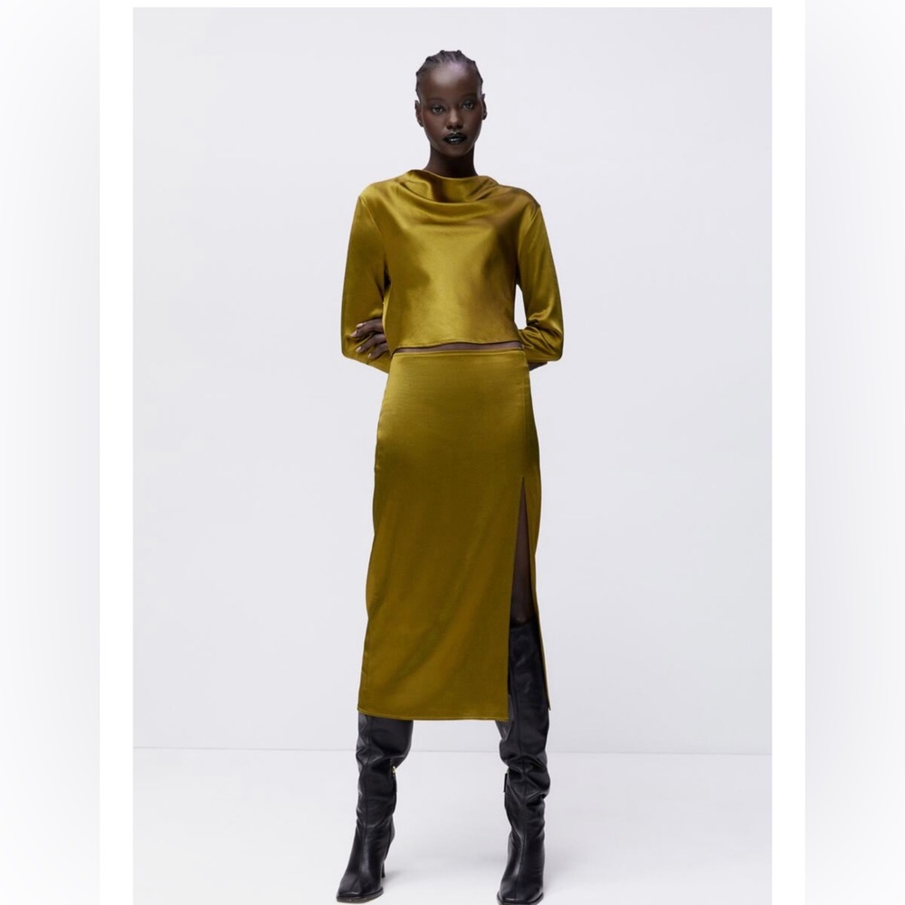 Zara Women’s Gorgeous Draped Satin Effect Long Sleeve Cropped Top Size L
